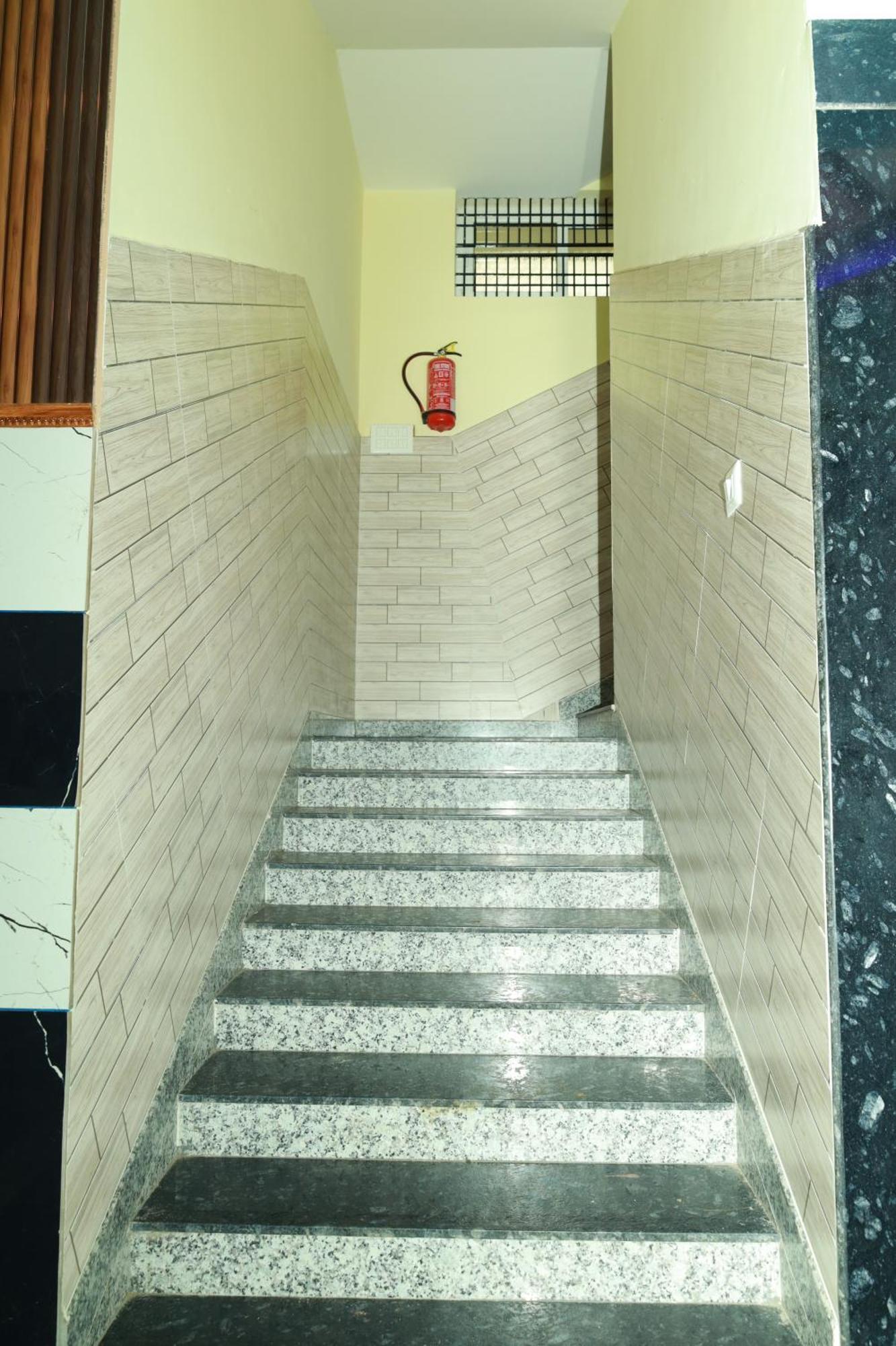 Rv Residency Hotel Wodapatti Екстериор снимка