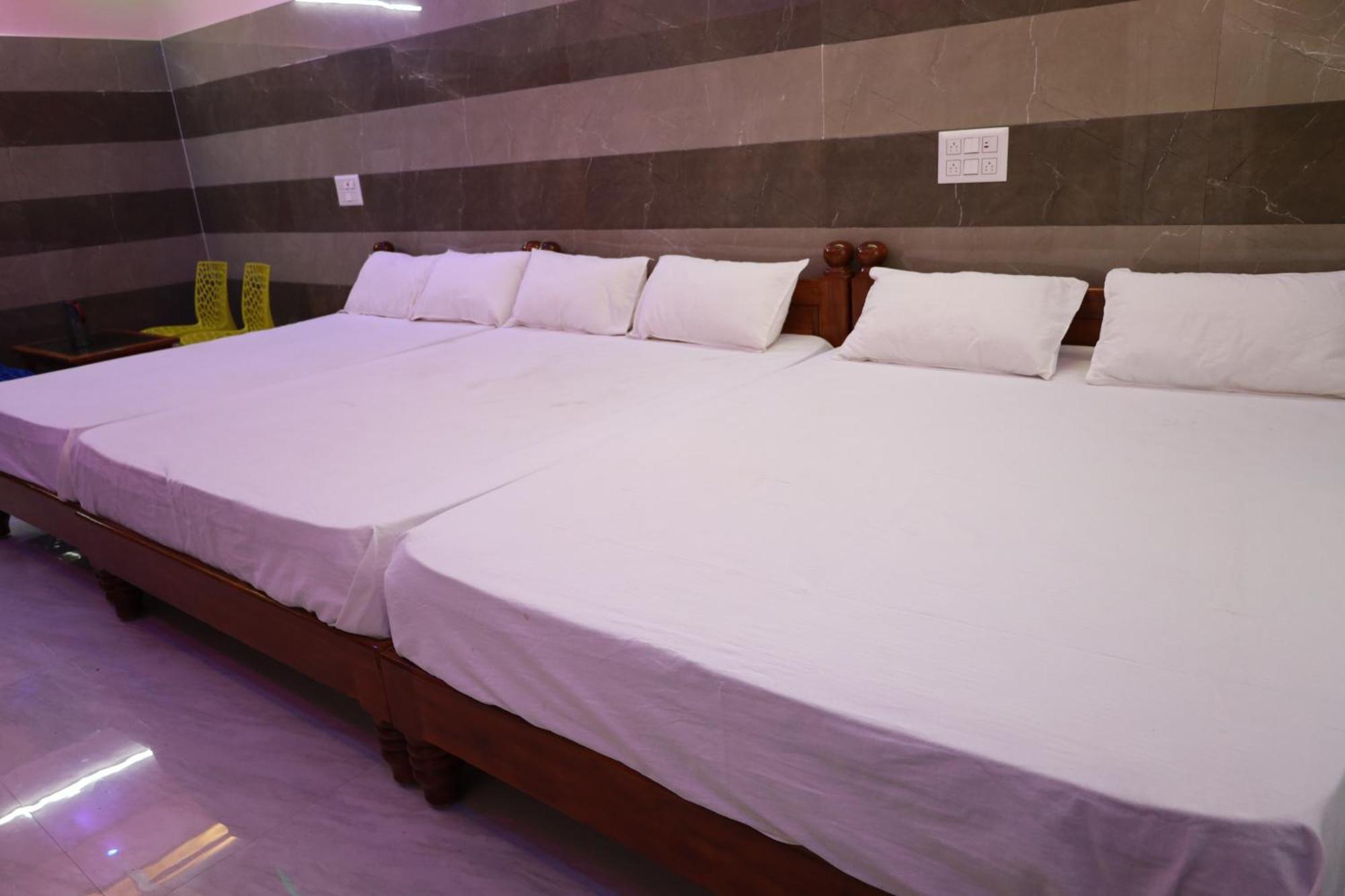 Rv Residency Hotel Wodapatti Екстериор снимка