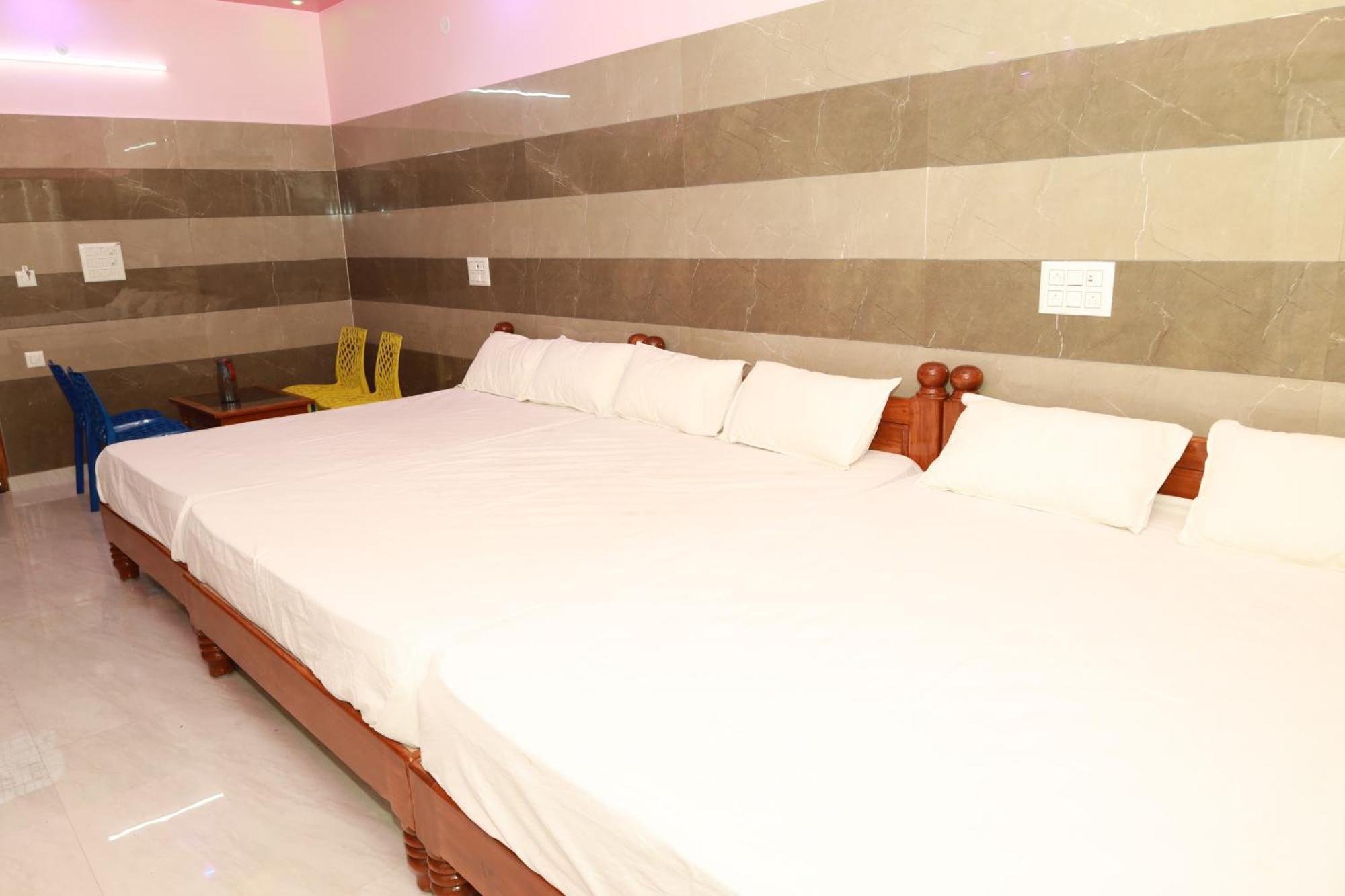 Rv Residency Hotel Wodapatti Екстериор снимка