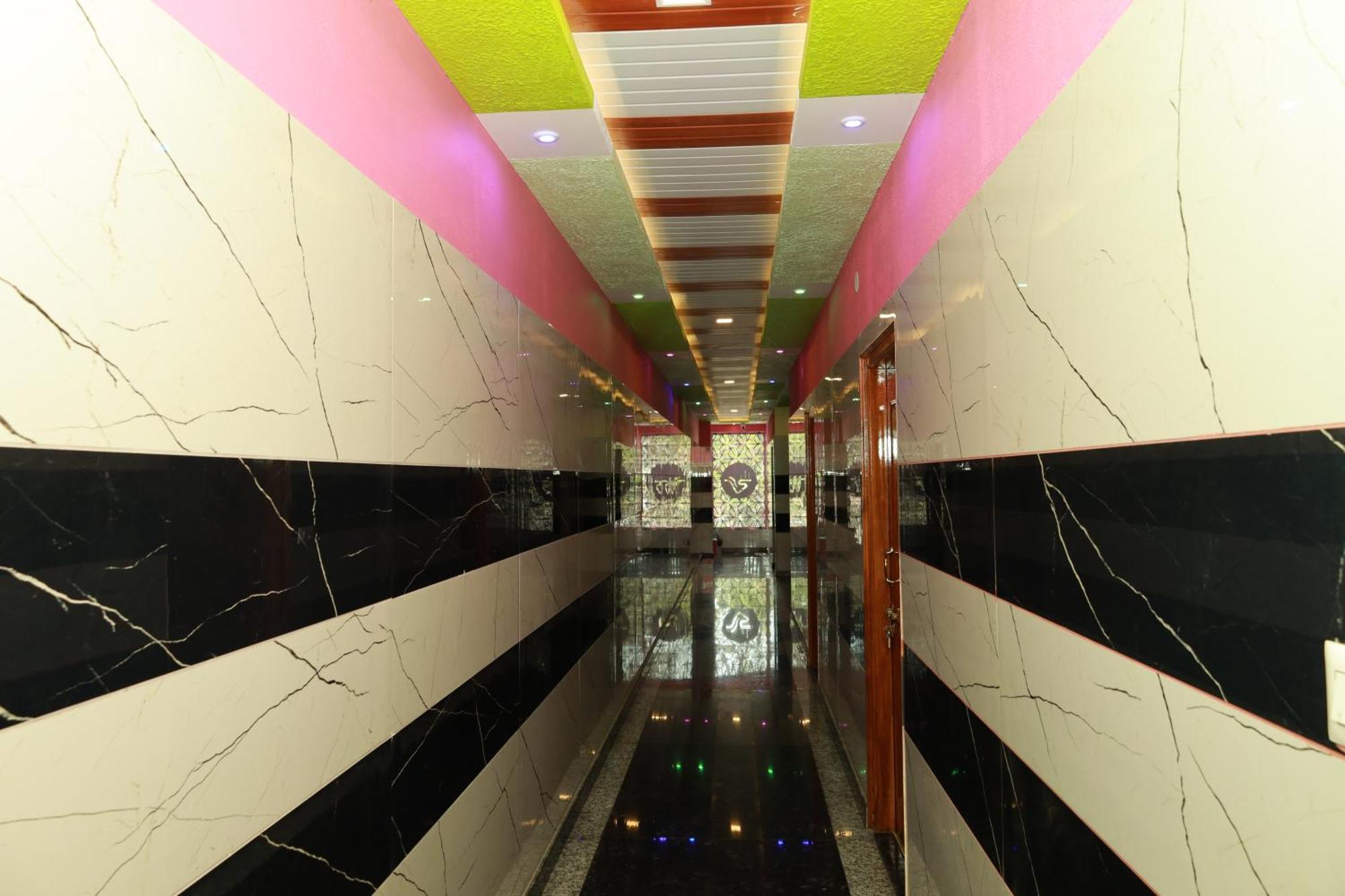 Rv Residency Hotel Wodapatti Екстериор снимка