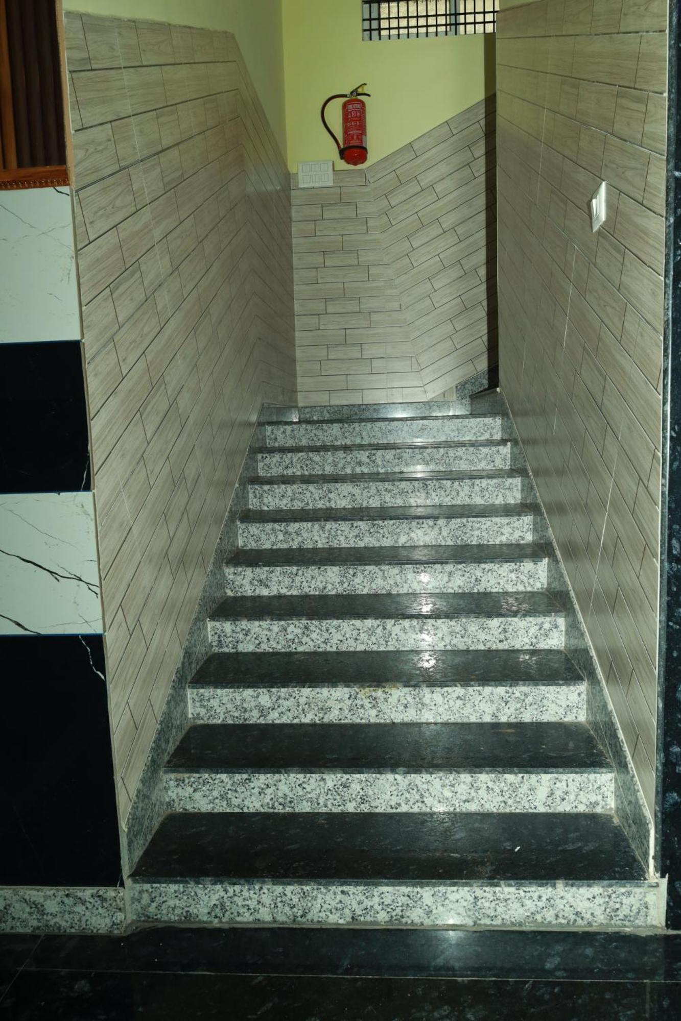 Rv Residency Hotel Wodapatti Екстериор снимка