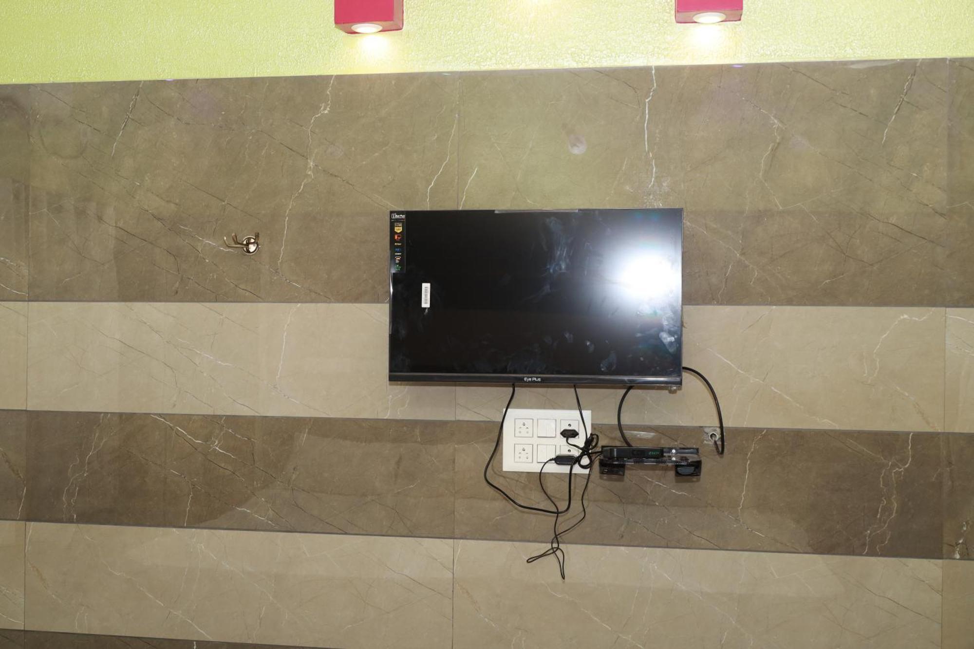 Rv Residency Hotel Wodapatti Екстериор снимка